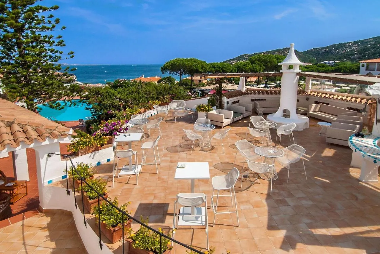 Hotel Punta Est Baja Sardinia 4*,