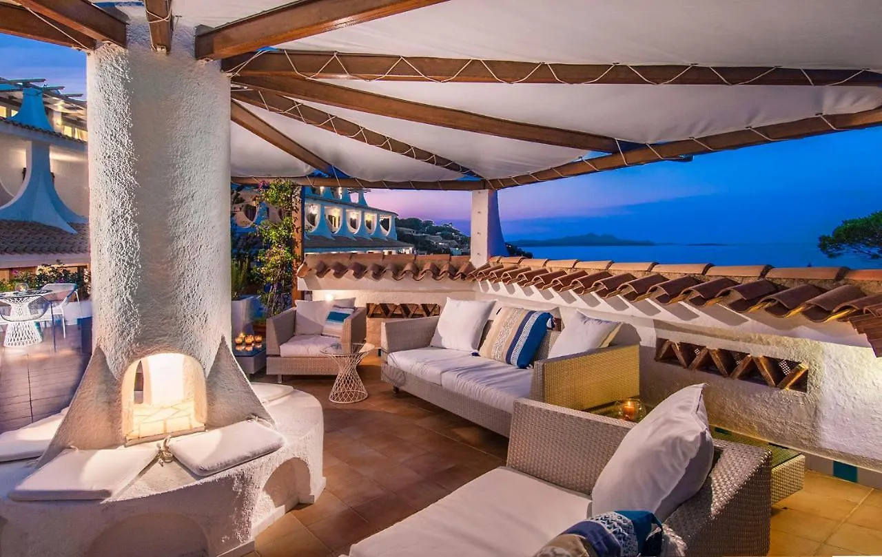 Hotel Punta Est Baja Sardinia Italie