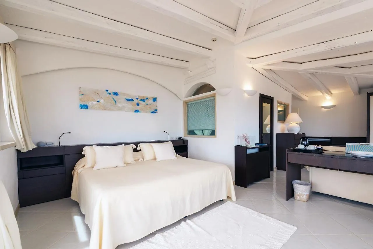 Hotel Punta Est Baja Sardinia