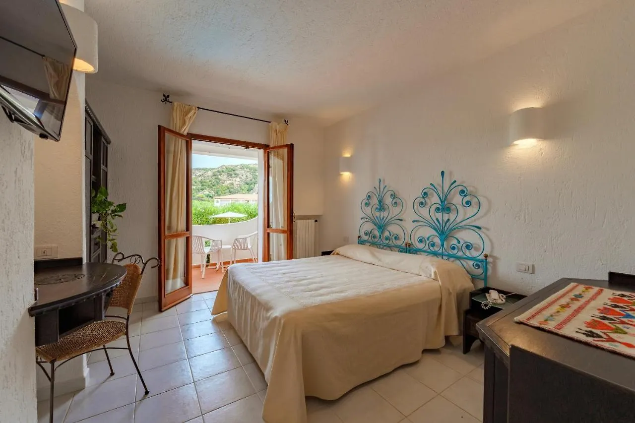 Hotel Punta Est Baja Sardinia Italie