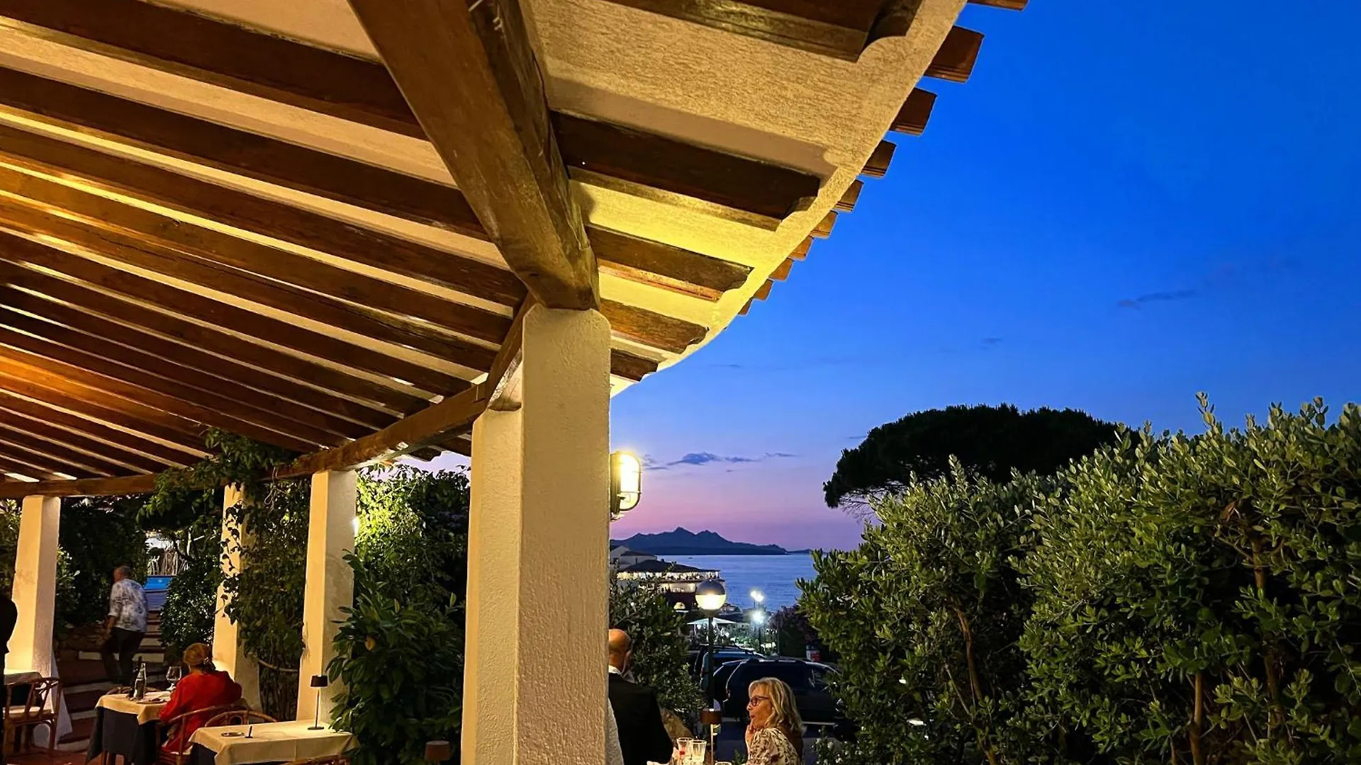 Hotel Punta Est Baja Sardinia 4*,