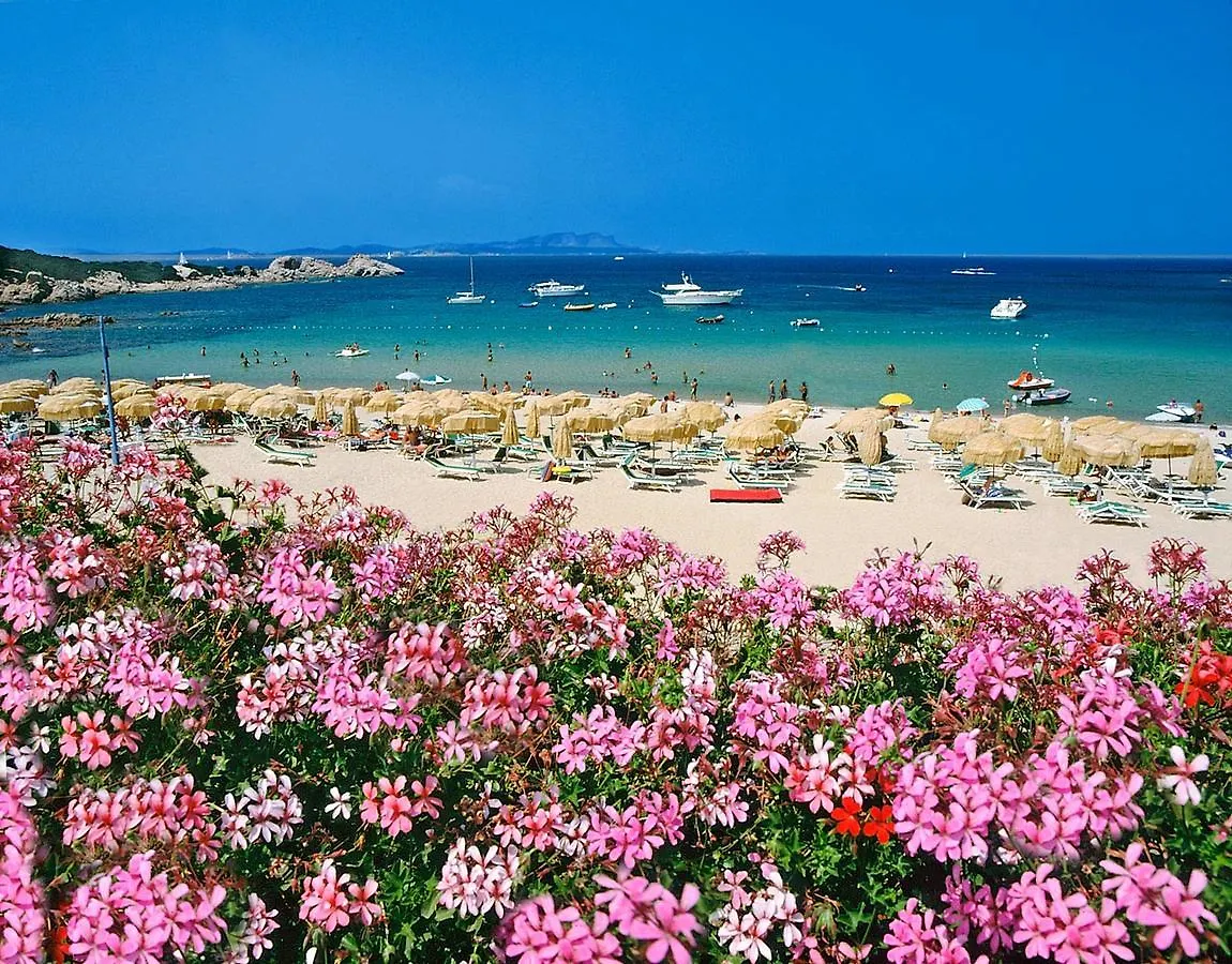 Hotel Punta Est Baja Sardinia 4*,